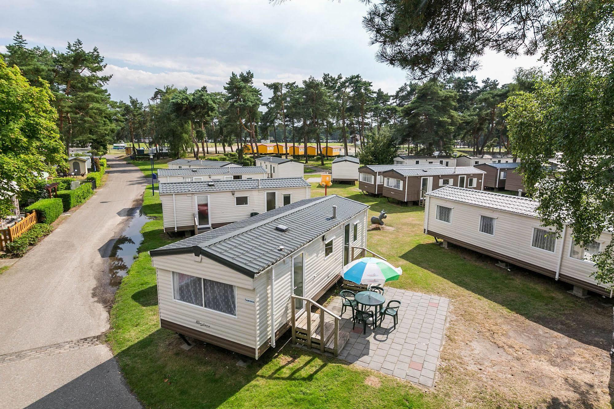 Camping Blauwe Meer Nv Hotel Lommel Kültér fotó